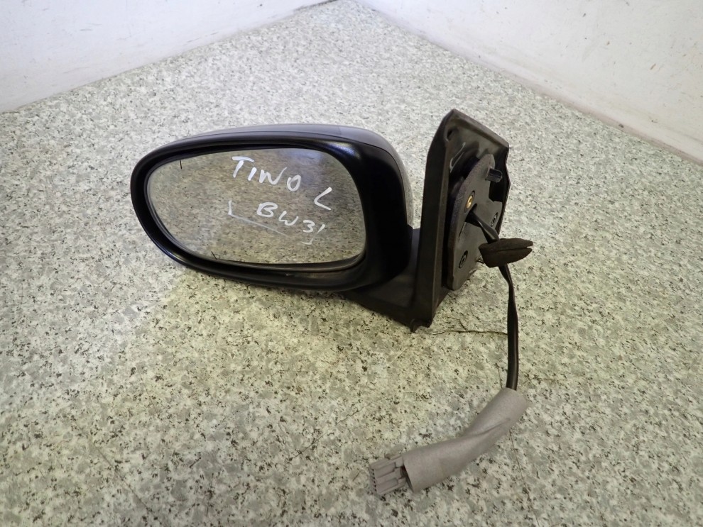 ALMERA TINO 00-06 LUSTERKO LEWE 3 PINY 3/8