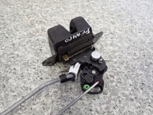 KIA PICANTO 04-11 ZAMEK KLAPY BAGAŻNIKA SIŁOWNIK 5/5 MINIATURA