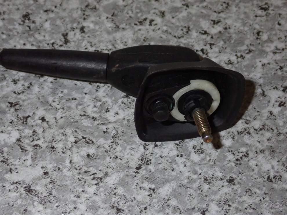 TOYOTA AYGO 05- ANTENA DACHOWA BAT 4/4