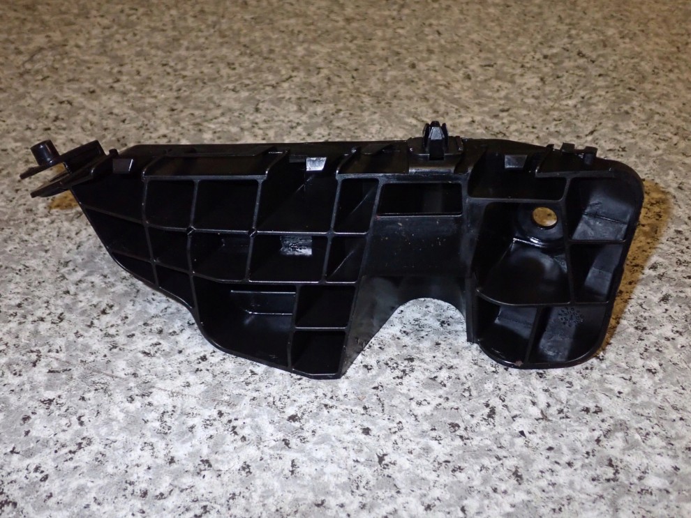 SUZUKI SWIFT MK7 10- ŚLIZG ZDERZAKA TYLNY LEWY 1/4