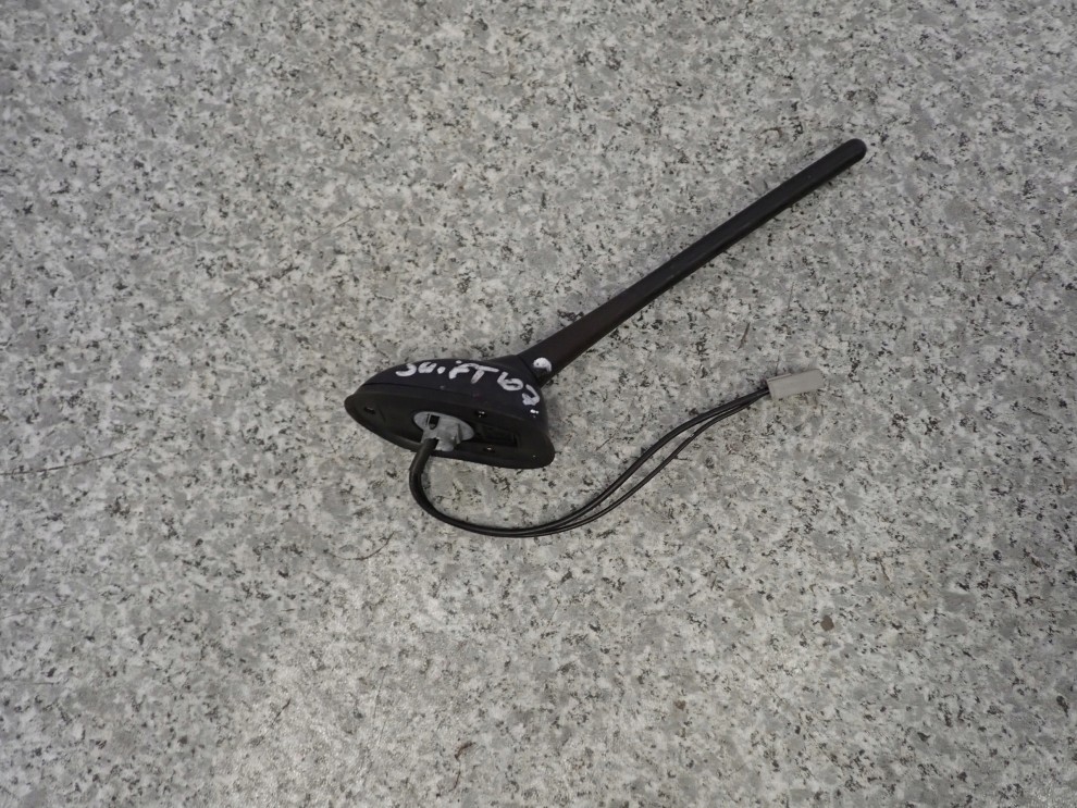 SUZUKI SWIFT 05-09 ANTENA DACHOWA PODSTAWA BAT 1/5