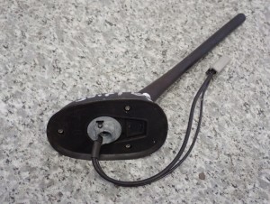 SUZUKI SWIFT 05-09 ANTENA DACHOWA PODSTAWA BAT 5/5 MINIATURA