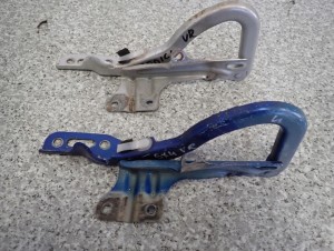 SUZUKI SX4 SEDICI 06-13 ZAWIAS MASKI PRAWY