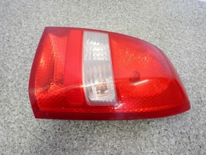 NISSAN PRIMERA 02-07 P12 4D SEDAN LAMPA TYLNA PRAWA 3/7 MINIATURA