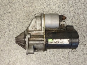 MITSUBISHI CARISMA 1.6I BENZYNA ROZRUSZNIK SILNIKA 4/5 MINIATURA