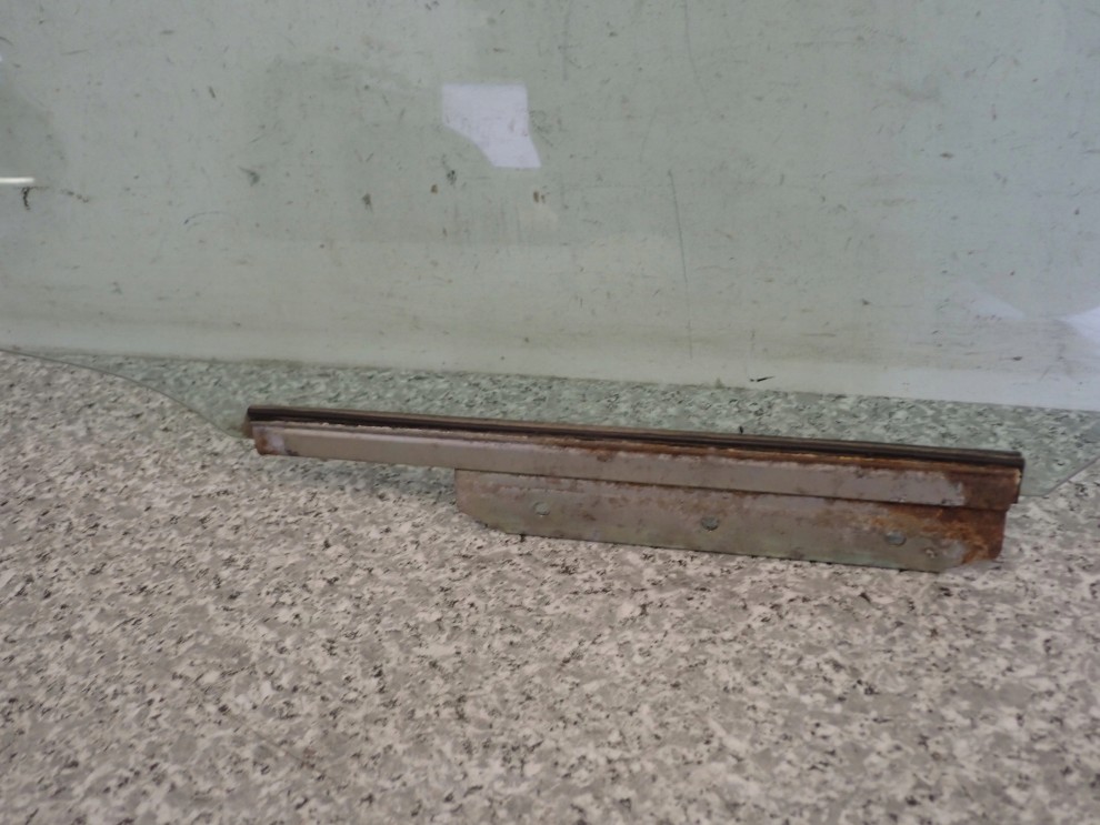 TOYOTA VERSO 09-13 SZYBA DRZWI TYLNA LEWA 2/5