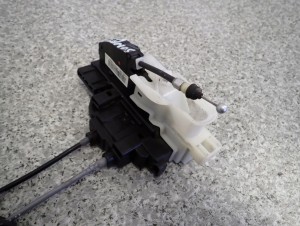 HYUNDAI SONATA V 05-09 ZAMEK DRZWI PRZEDNI PRAWY 2/6 MINIATURA