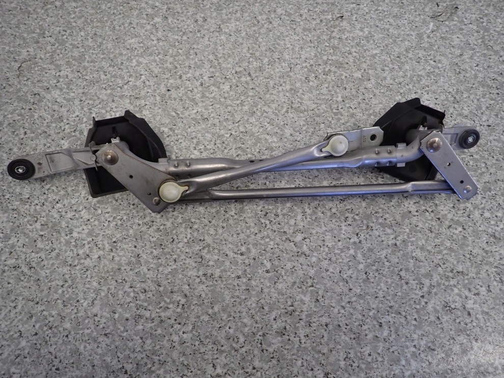 SUZUKI CELERIO 14-19 MECHANIZM WYCIERACZEK PRZÓD 4/6