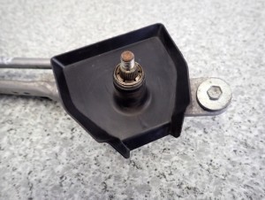 SUZUKI CELERIO 14-19 MECHANIZM WYCIERACZEK PRZÓD 3/6 MINIATURA