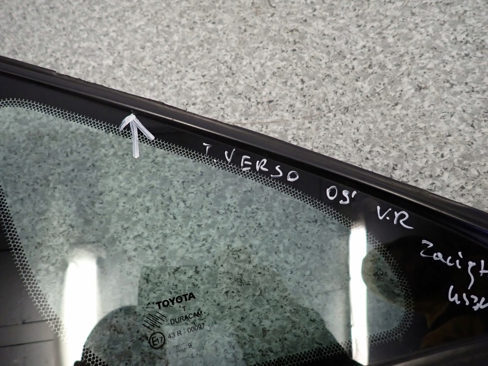 TOYOTA VERSO 09-13 SZYBA KAROSERYJNA PRZEDNIA PRAWA 3/4