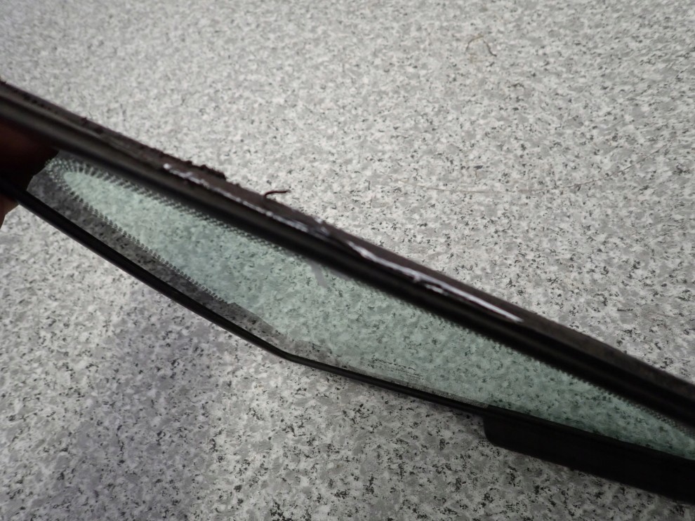 TOYOTA VERSO 09-13 SZYBA KAROSERYJNA PRZEDNIA PRAWA 4/4