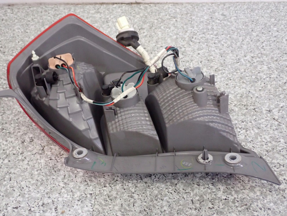SUZUKI CELERIO 14-19 LAMPA TYLNA LEWA EUROPA 6/7