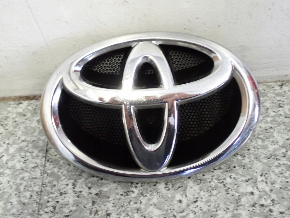 TOYOTA VERSO 09-13 EMBLEMAT ZNACZEK PRZEDNI 1/6