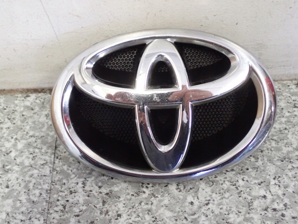 TOYOTA VERSO 09-13 EMBLEMAT ZNACZEK PRZEDNI 2/6