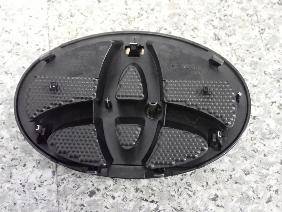 TOYOTA VERSO 09-13 EMBLEMAT ZNACZEK PRZEDNI 5/6