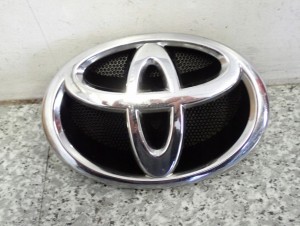 TOYOTA VERSO 09-13 EMBLEMAT ZNACZEK PRZEDNI
