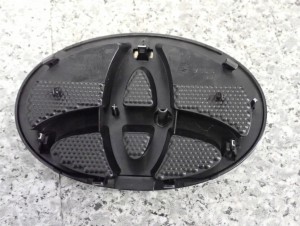 TOYOTA VERSO 09-13 EMBLEMAT ZNACZEK PRZEDNI 5/6 MINIATURA