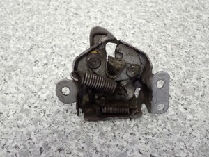 SUZUKI CELERIO 14-19 ZAMEK MASKI 4/4 MINIATURA