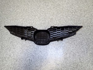 MAZDA 2 08- DE ATRAPA ZDERZAKA GRILL PRZEDNI 6/8 MINIATURA