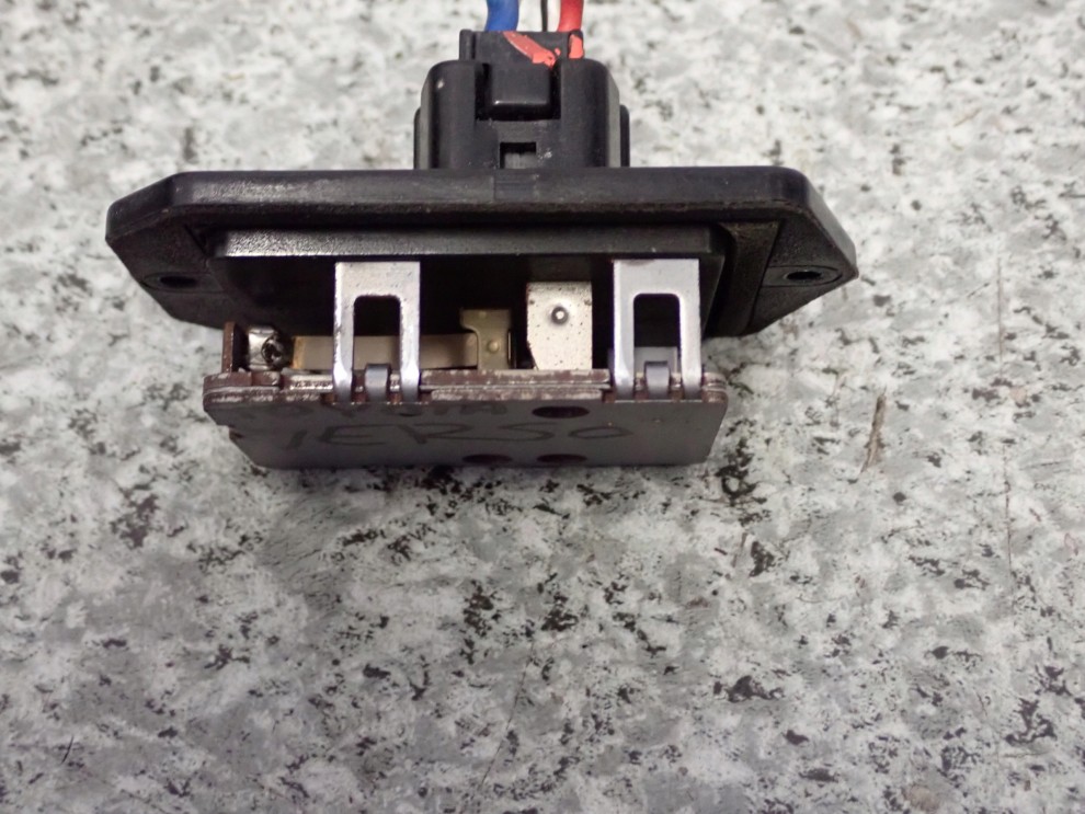 TOYOTA VERSO 09-13 REZYSTOR DMUCHAWY 12K-520 2/3