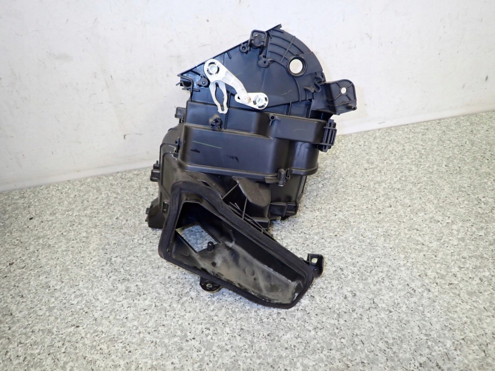 TOYOTA VERSO 09-13 OBUDOWA WENTYLATORA NAGRZEWNICY DMUCHAWY 3/6