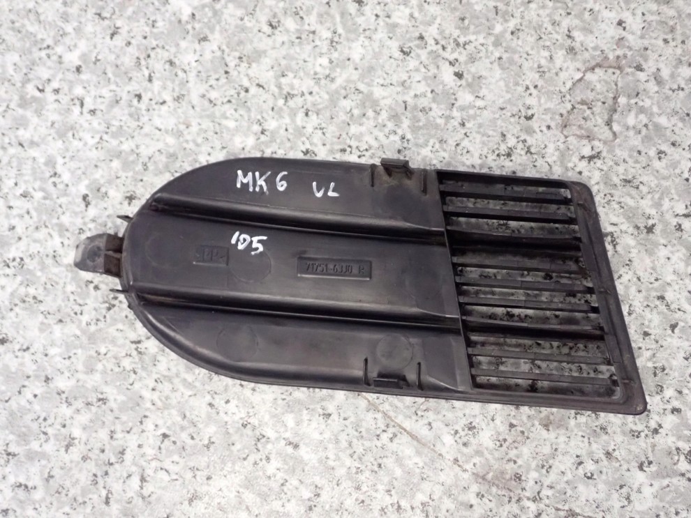 SUZUKI SWIFT 04- ZAŚLEPKA HALOGENU PRZEDNIA LEWA 2/3