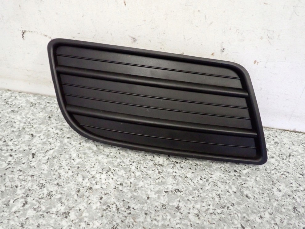 SUZUKI SWIFT 07- ZAŚLEPKA KRATKA HALOGENU PRZEDNIA PRAWA 3/6