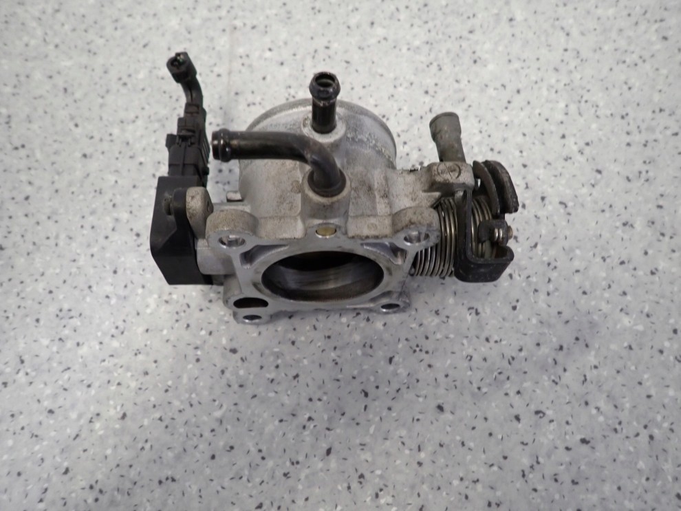 HYUNDAI MATRIX 02-10 1,6i PRZEPUSTNICA 35170-22600 3/5