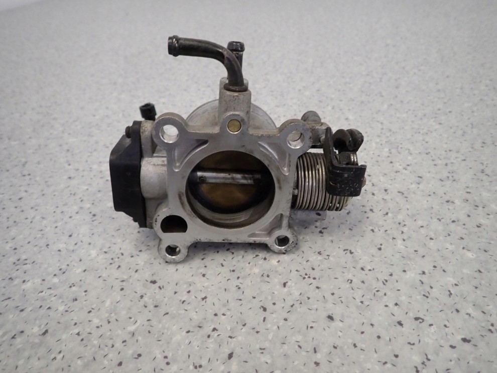 HYUNDAI MATRIX 02-10 1,6i PRZEPUSTNICA 35170-22600 4/5