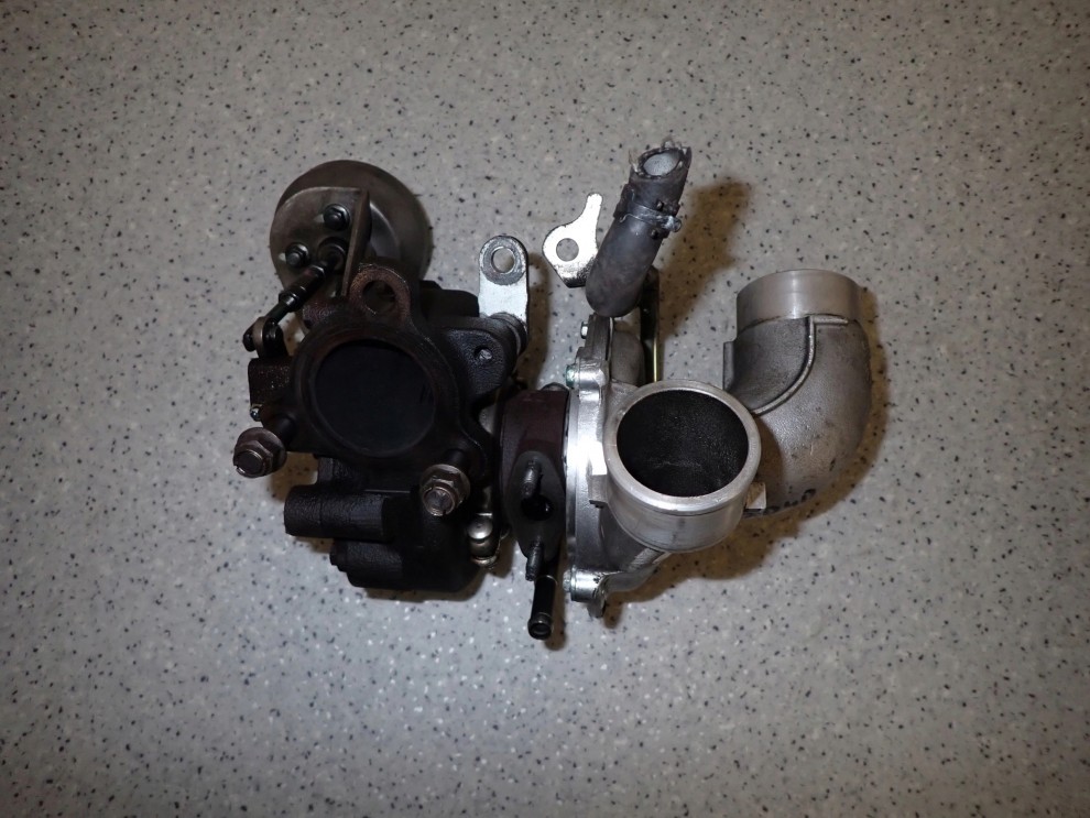 TOYOTA AVENSIS T25 2.0 D4D 06- TURBINA SPRĘŻARKA 2/6