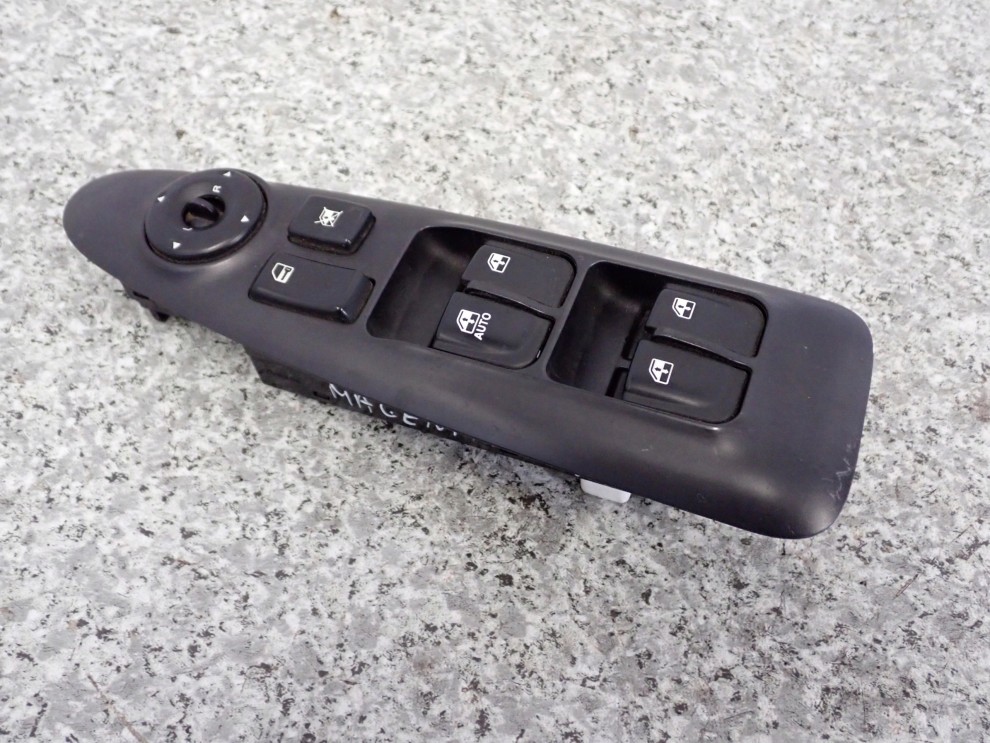 KIA SHUMA II 01-05 PANEL SZYB PRZEDNI LEWY 3/7