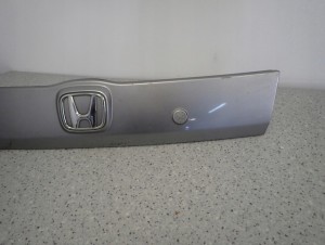 HONDA JAZZ II 02-07 LISTWA TYLNEJ KLAPY NH642M 4/9 MINIATURA