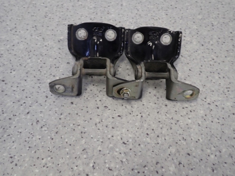 HYUNDAI SANTA FE 01-06 ZAWIASY DRZWI TYLNE LEWE KOMPLET 4/4