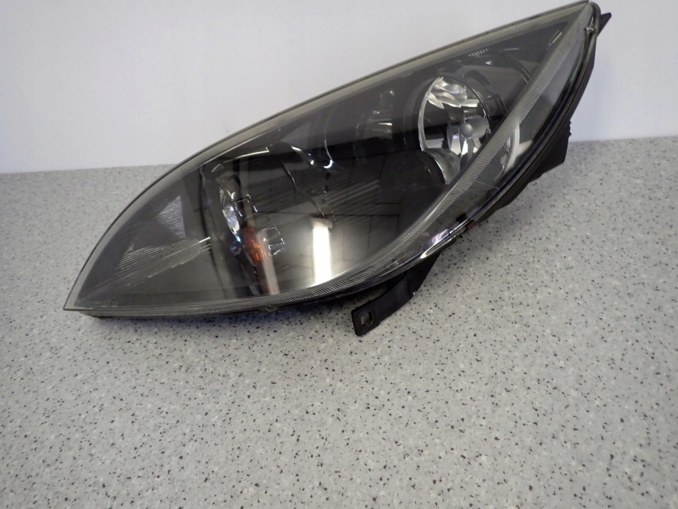 MITSUBISHI COLT 03-08 REFLEKTOR LEWY LAMPA PRZÓD CIEMNA 3/11