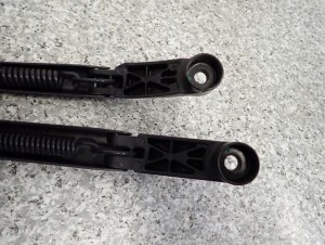 TOYOTA YARIS II 06-11 RAMIE WYCIERACZKI PRZEDNIE LEWE LUB PRAWE 3/3 MINIATURA