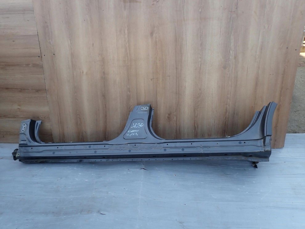 TOYOTA VERSO 09-18 PRÓG LEWY 1G3 1/8