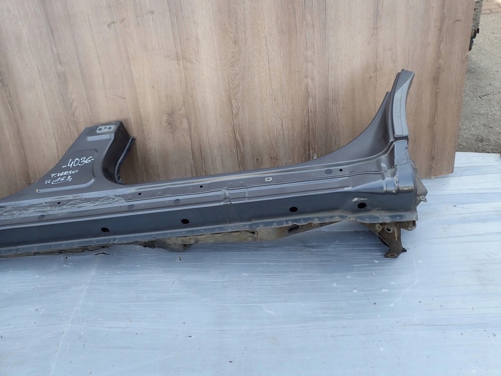 TOYOTA VERSO 09-18 PRÓG LEWY 1G3 3/8