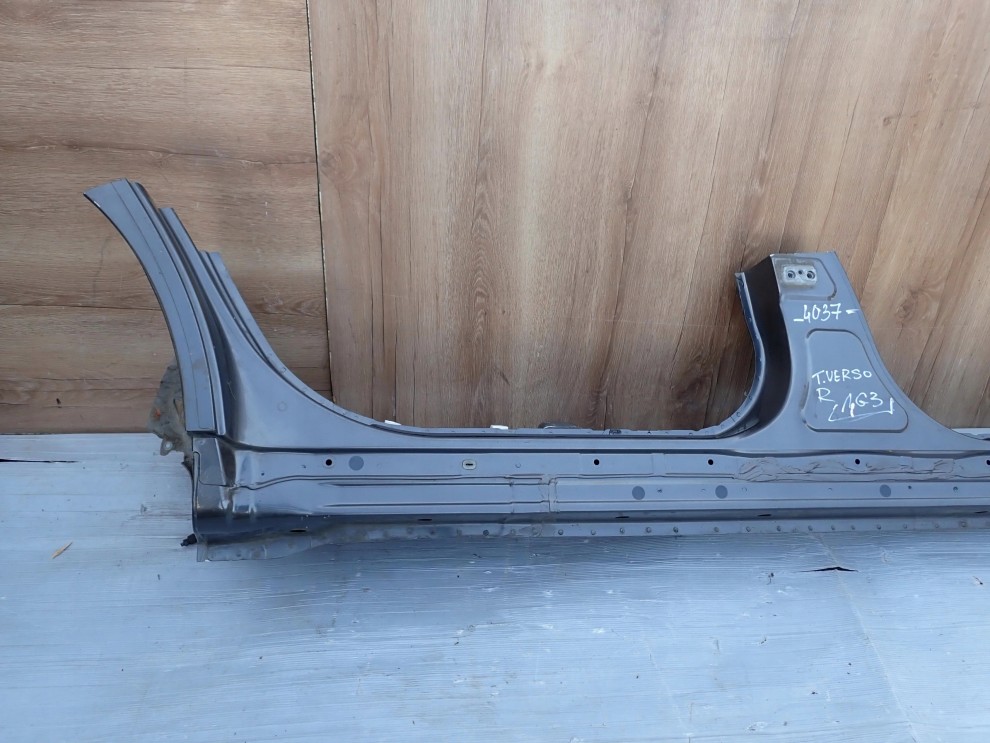 TOYOTA VERSO 09-18 PRÓG PRAWY 1G3 5/12
