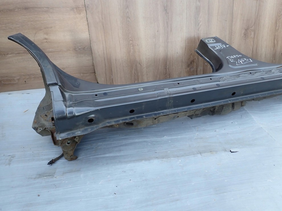 TOYOTA VERSO 09-18 PRÓG PRAWY 1G3 7/12