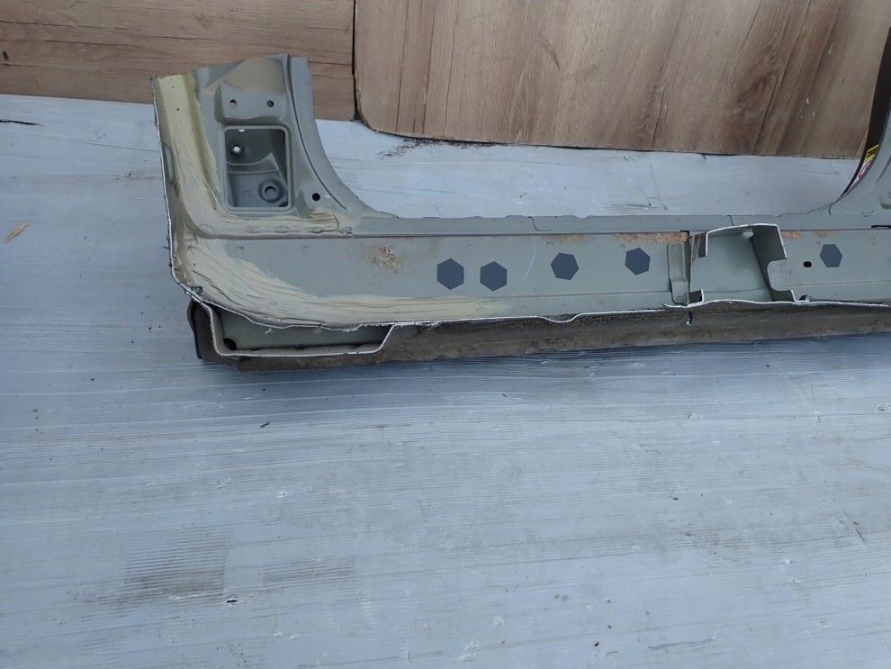 TOYOTA VERSO 09-18 PRÓG PRAWY 1G3 10/12