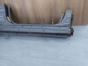 TOYOTA VERSO 09-18 PRÓG PRAWY 1G3 4/12 MINIATURA
