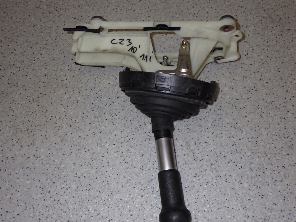 MITSUBISHI COLT 04- DŻWIGNIA LEWAREK ZMIANY BIEGÓW 3/5