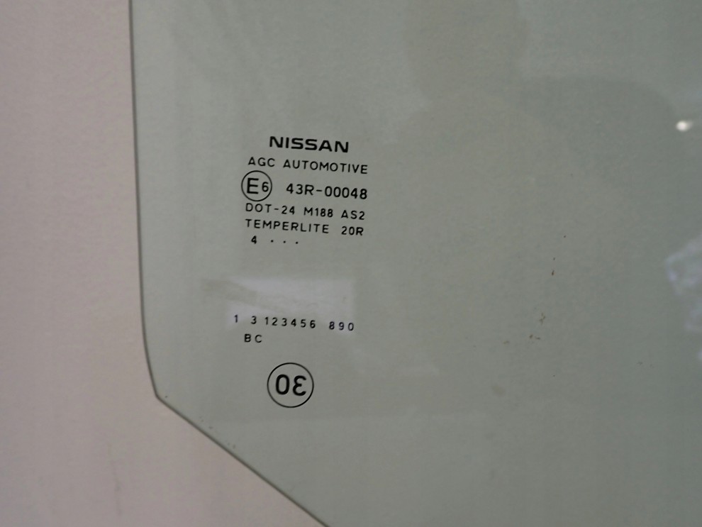 NISSAN PULSAR 14-18 SZYBA TYLNA PRAWA 2/3