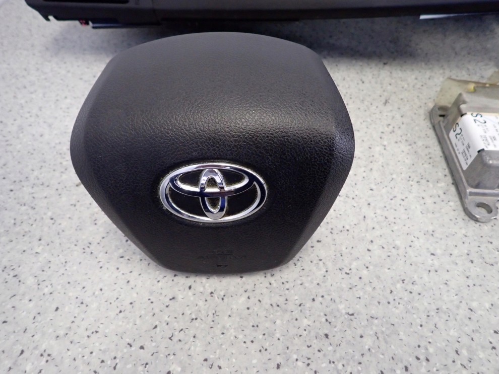 TOYOTA VERSO 2.0 D4D 09-13 PODUSZKI POWIETRZNE DESKA ROZDZIELCZA SRSY ZESTA 4/16