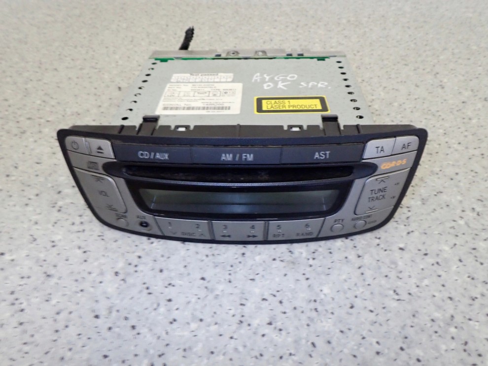 TOYOTA AYGO 06-12 RADIO ORYGINALNE RADIOODTWARZACZ 2/4