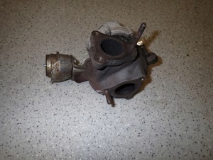HYUNDAI i30 KIA CEED 06-09 1.6 CRDI TURBINA SPRĘŻARKA 2A400 5/6 MINIATURA