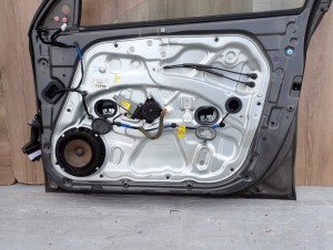 HYUNDAI I30 CW KOMBI 07-12 DRZWI PRZEDNIE PRAWE 9A 11/12 MINIATURA