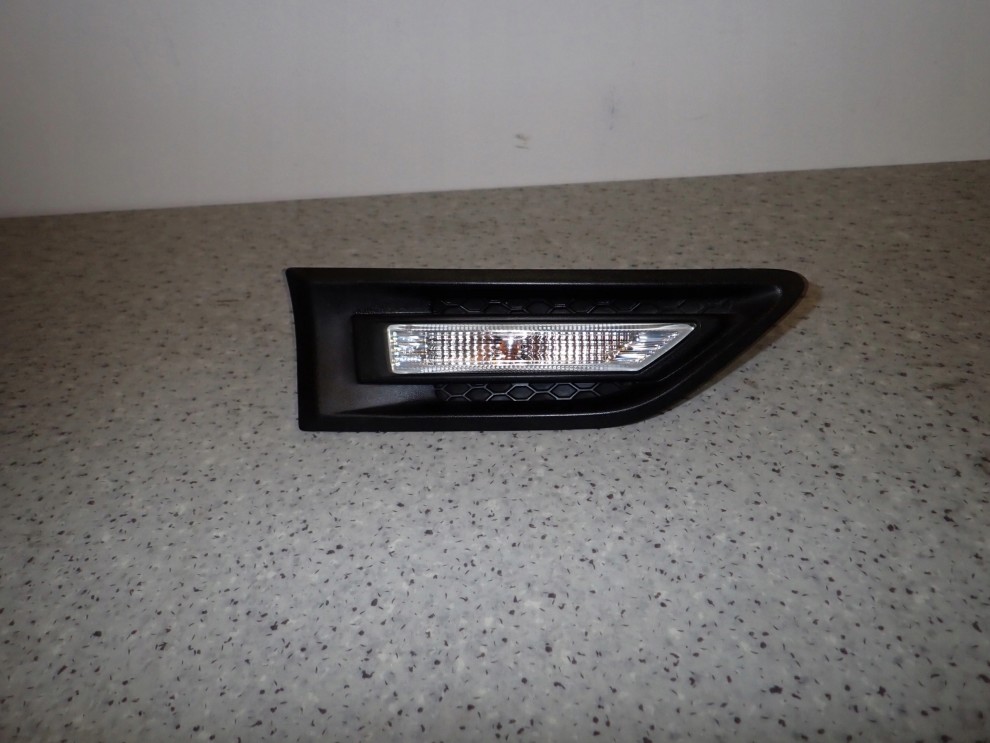 KIA SOUL I 09-11 KIERUNKOWSKAZ NA BŁOTNIK PRAWY POWTÓRZENIE LISTWA 1/8