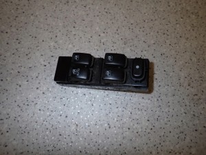 KIA RIO I 01-04 PANEL STEROWANIA SZYB PRZEDNI LEWY