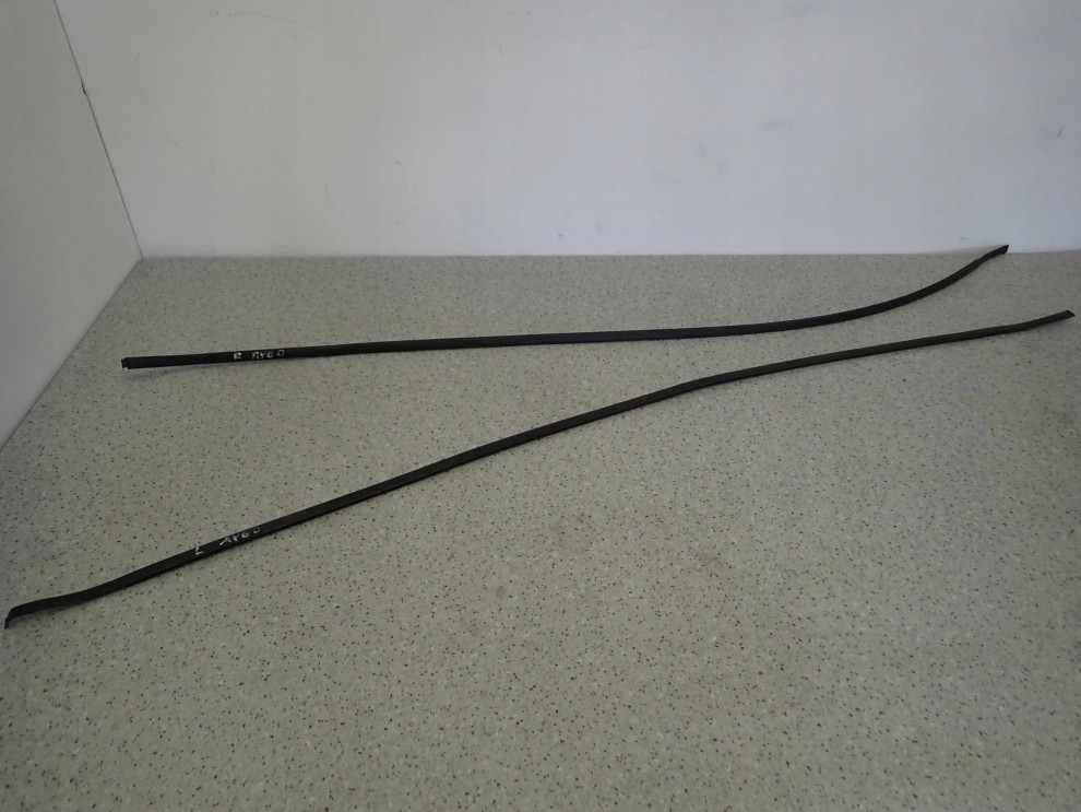 TOYOTA AYGO 05-12 LISTWA DACHOWA LEWA LUB PRAWA 1/3